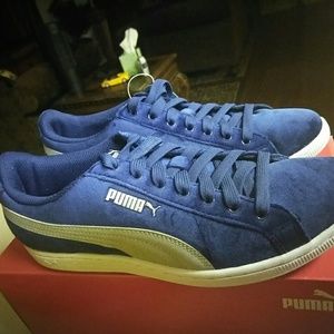 Blue/Silver suede Puma shoes NIB